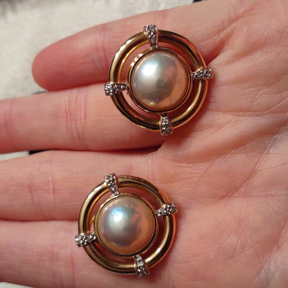 Mabe pearl earrings set in 14kt yellow gold with diamond accents, Button Style - Picture 4 of 6